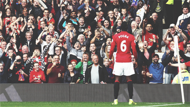 Pogba, Manchester United'da attığı ilk golün ardından sevincini böyle yaşadı.