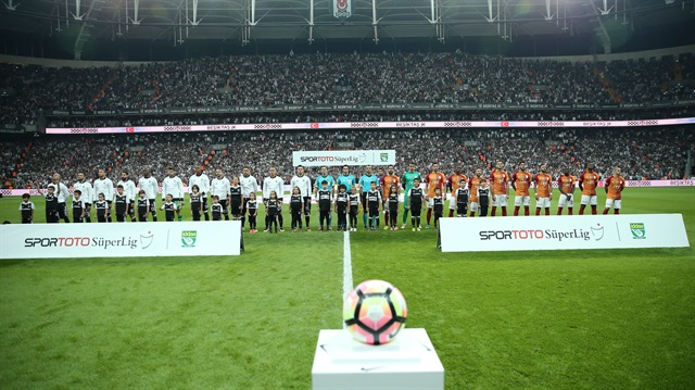 2011 yılında uygulamaya konulan deplasmana taraftar götürme yasağı, Beşiktaş-Galatasaray maçı ile sona erdi. Mücadele öncesi ve sonrası herhangi ciddi bir olay yaşanmadı.