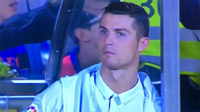 Cristiano Ronaldo'nun Las Palmas maçında oyundan alınması Portekizli yıldızı üzerken başarılı futbolcuya annesinden destek geldi. 