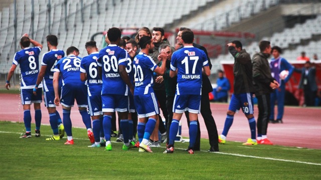 Eskişehirspor kalecisi Boffin, 70 metreden attığı golle takımına 1 puan kazandırdı.