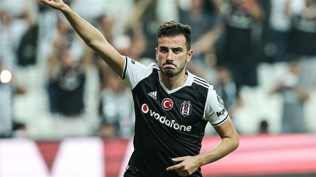 Geçen sezon Beşiktaş'la 41 maça çıkan Oğuzhan Özyakup, 10 gol ve 8 asistlik bir performans sergileyerek şampiyonlukta önemli rol oynadı.