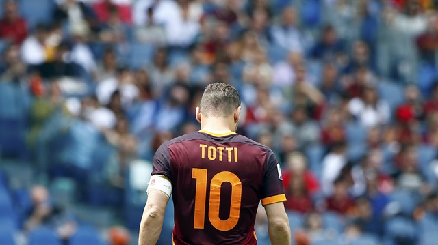 Futbol tarihinin en iyi oyuncularından gösterilen Totti, 40 yaşına girdi.