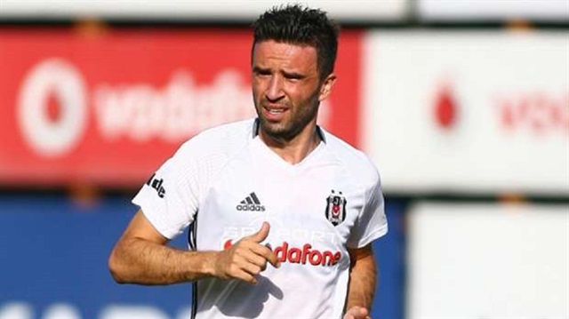 Beşiktaş Kulübü, Şampiyonlar Ligi'nde oynanacak Dinamo Kiev maçı öncesi Gökhan Gönül'ün sağlık durumu ile ilgili bir açıklama yaptı.