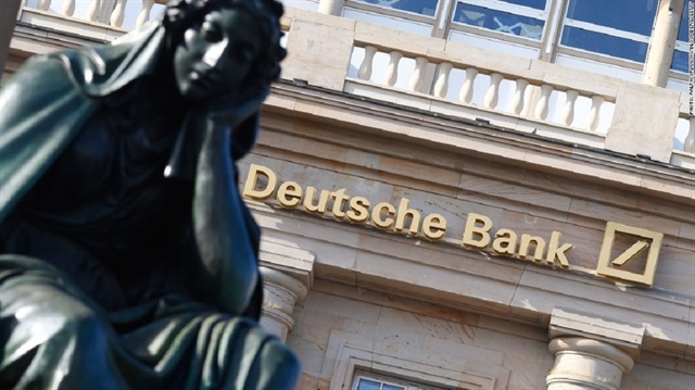 Batmak üzere olan 146 yıllık Deutsche Bank 10 yıllık Twitter'ın gerisinde kaldı
