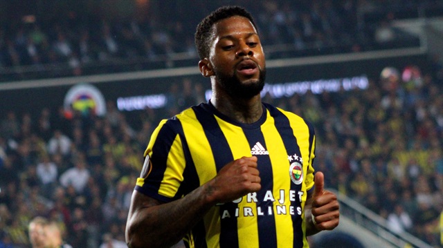 Sezon başında Sunderland'dan kiralanan 28 yaşındaki futbolcu Lens, Fenerbahçe formasıyla çıktığı 3 Süper Lig maçında 4 asist yapma başarısı gösterdi.