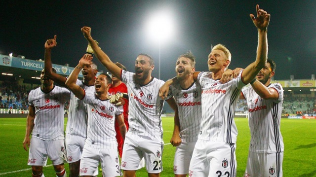 Beşiktaş, Çaykur Rizespor'u Adriano'nun son dakikada attığı golle 1-0 mağlup etti.