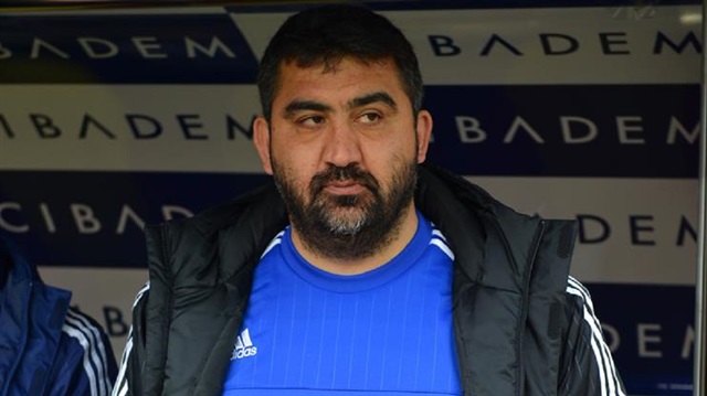 Son olarak geçen sezon Mersin İdman Yurdu'nu çalıştıran Ümit Özat daha önce; Ankaragücü, Manisaspor, Elazığspor, Boluspor ve Samsunspor'u çalıştırmıştı.
