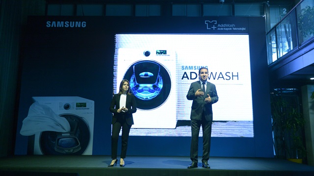 Samsung, yenilikçi AddWash Akıllı Kapak Teknolojisi ürününü tanıttı.