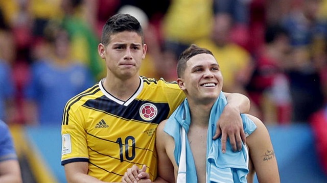 Quintero 2013-2014 sezonu başında Pescara'dan 10 milyon euro bedelle Porto'ya imza atmıştı. (Sağda)