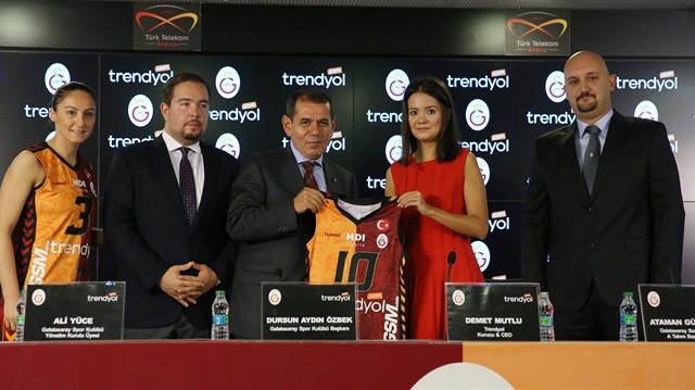 Galatasaray Kdın Voleybol Takımı ile Trendyol arasında sponsorluk anlaşması imzalandı.