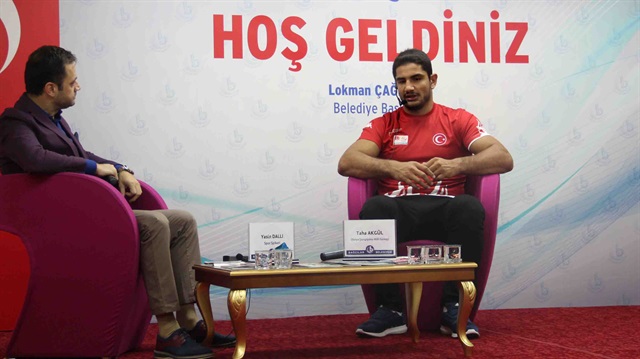Olimpiyat Şampiyonu Milli Güreşçimiz Taha Akgül, Bağcılar Belediyesi’nin düzenlediği 'Spor Söyleşisi'nde öğrencilerin sorularını cevapladı.