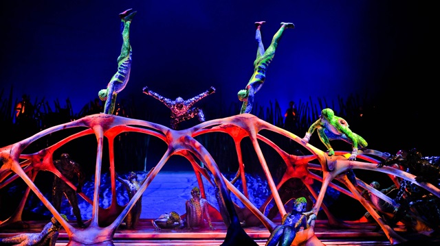 Cirque Du Soleil (Güneşin Sirki), Dünyaca ünlü şov topluluğu olarak biliniyor.