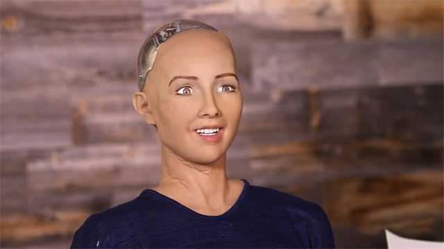 İnsansı robot Sophia, söylenenleri anlıyor ve zeki yanıtlar verebiliyor.