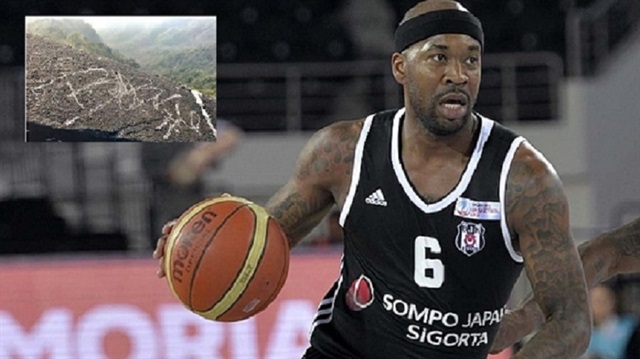 Beşiktaş'ın eski oyuncusu Bobby Brown, Çin Seddi gezisinde attığı imzayla ortalığı karıştırdı.