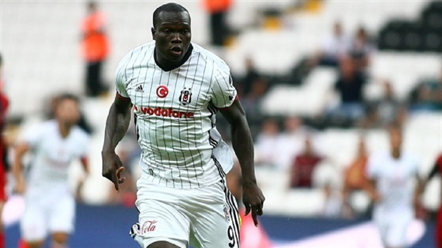 Beşiktaş'ta toplam 273 dakika süre alan 24 yaşındaki golcü Aboubakar, henüz siyah-beyazlı takımda skor üretemedi.
