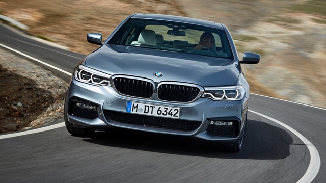 BMW, merakla beklenen yeni 5 Serisini gün yüzüne çıkardı.