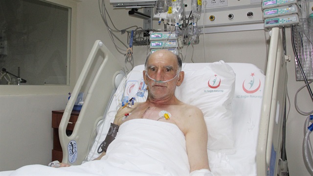 Bekir Demirtaş'ın, yapılan tetkiklerinde kalbinde bulunan 3 damarının yüzde 90'ın üzerinde tıkalı olduğu tespit edildi. 