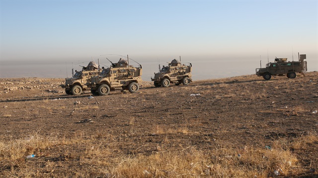 Irak Başbakanı Haydar el-İbadi'nin, Musul'u DAEŞ'tan kurtarma operasyonunun başladığını duyurmasının ardından Hazır Cephesi'ndeki ABD ordusuna ait zırhlı birlikler, Musul'a ilerledi.