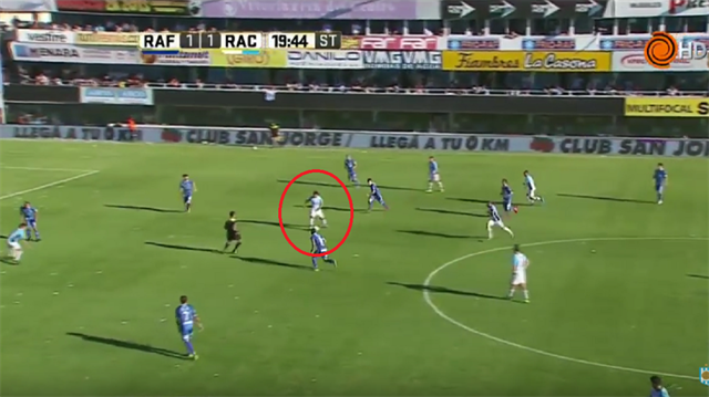 Fenerbahçe'nin gündeminde yer alan Oscar Romero, Arjantin Ligi'nde haftaya damga vuran bir gole imza attı. 