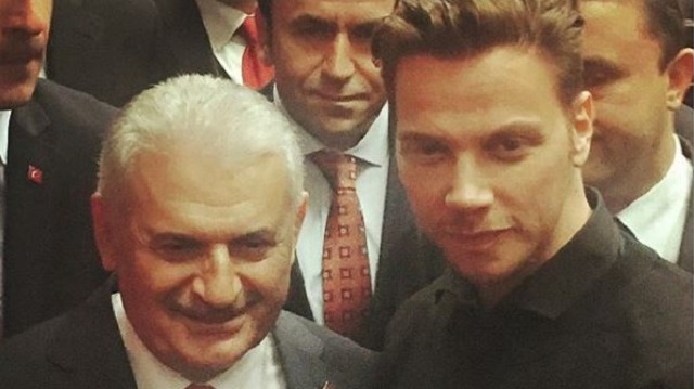 Sinan Akçıl, Başbakan Binali Yıldırım ile çekildiği fotoğrafı Instagram'da paylaştı.