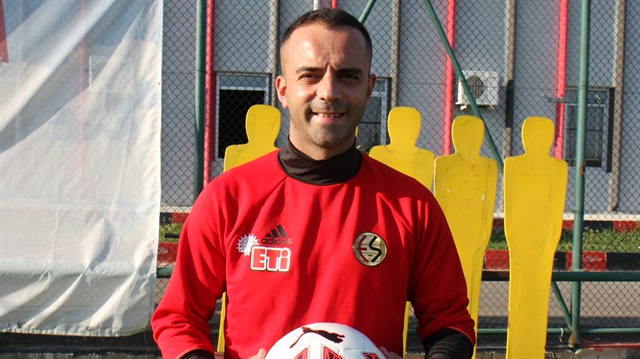 Semih Şentürk sezon başında bonservis bedelsiz olarak Eskişehirspor'a transfer olmuştu. Şentürk, oynadığı 6 lig mücadelesinde 5 gol atma başarısı gösterdi.