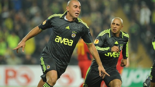 Brezilyalı eski futbolcu 2009-2012 yılları arasında Fenerbahçe forması giymişti.