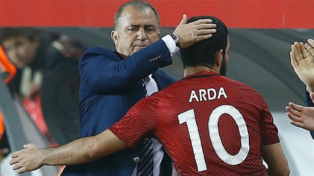 Futbol Direktörü Fatih Terim, Arda Turan'ı EURO 2016'dan bu yana kadroya almıyor.  