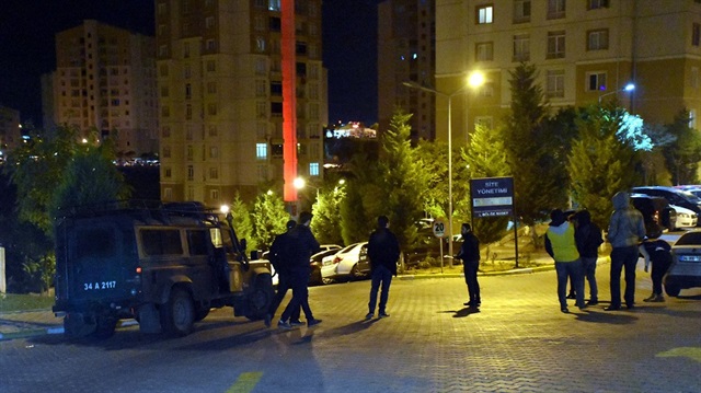 İstanbul Emniyet Müdürlüğü'nün Bayrampaşa yerleşkesinden gece saat 03.00 sıralarında hareket eden ekipler konvoy halinde operasyon yapılacak adreslere doğru yola çıktı.