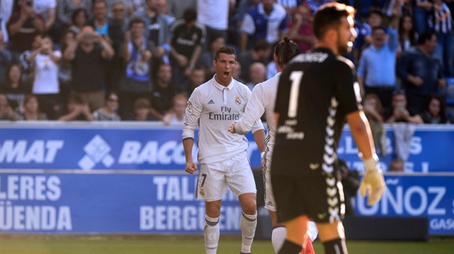 Cristiano Ronaldo, Alaves maçında 3 gol atarak mücadelenin yıldızı oldu. 