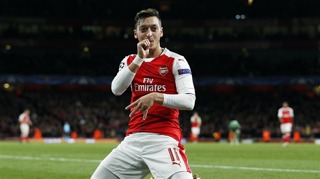 28 yaşındaki Mesut Özil bu sezon Arsenal formasıyla toplamda çıktığı 11 maçta 6 gol atarken 1 de asist yaptı.
