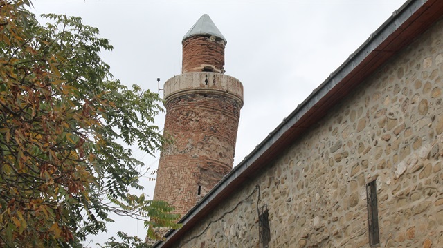 Elazığ'daki Harput Ulu Cami, İtalya'daki Pisa Kulesi'nden daha eğri.