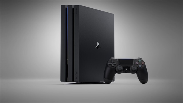 Yeni PlayStation 4 Pro, yenilenen ekran kartı ve 4K oyun desteğiyle dikkat çekiyor.