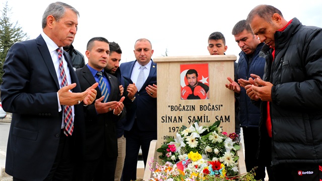 Dünya Kıtalararası Ağır Sıklet Boks Şampiyonu Sinan Şamil Sam, karaciğer yetmezliği nedeniyle geçen yıl vefat etmişti.