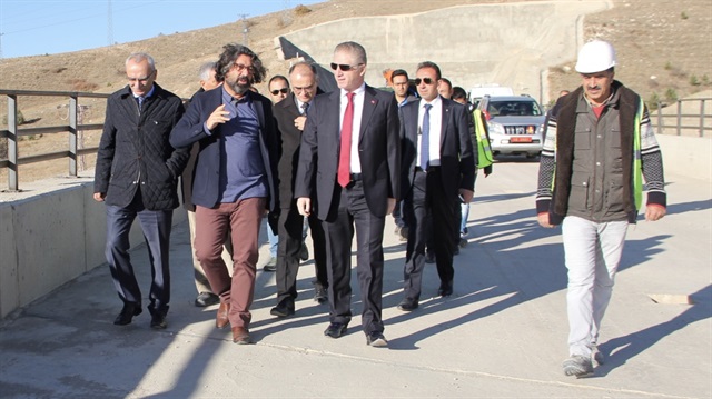 Sivas Valisi Davut Gül, 'Sivaslıların beklediği hızlı tren, inşallah 2018 yılı sonunda ilimize gelmiş olacak' dedi.