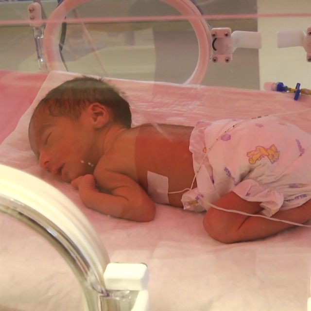 600 Gramlik Tunahan Bebek Hayata Tutundu Yeni Safak