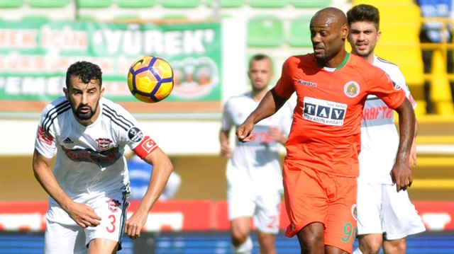 Alanyaspor'un yıldızı Vagner Love, Gaziantepspor karşısında yeni takımındaki ilk golünü attı. 