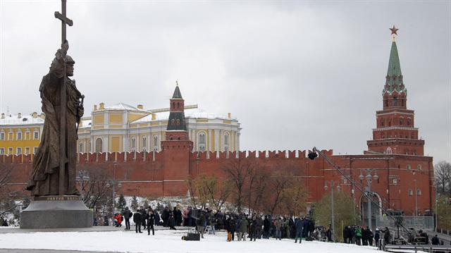 Moskova'daki 'Kızıl Meydan'da 80 bin kişi, Birlik yürüyüşüne katıldı. 