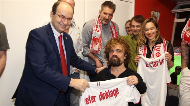Peter Dinklage (Thyrion Lannister), Nikolaj Coster-Waldau (Jaime Lannister), Emilia Clarke (Daenerys Targaryen), Kit Harington (Jon Snow) dev maçta Sevilla'yı desteklediler.