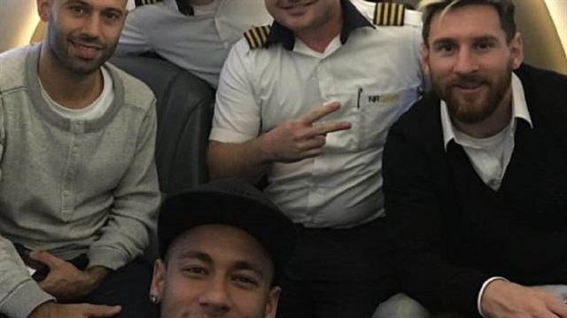 Arjantinli Messi ve Mascherano ile Brezilyalı Neymar aynı jette yolculuk yaptı.