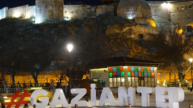 Gaziantep Büyükşehir Belediyesince başlatılan ve TURSAB öncülüğünde 10 büyükşehirde yürütülen "Şimdi Gaziantep'e Gitme Zamanı" kampanyasıyla "gastronomi şehri"ne daha çok turist çekilmesi hedefleniyor.
