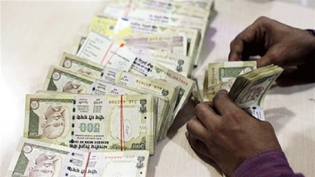 Hindistan en çok kullanılan parayı tedavülden kaldırdı. 