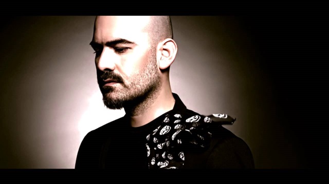 En can alıcı sahnede boğazınızı düğümleyen Toygar Işıklı notaları