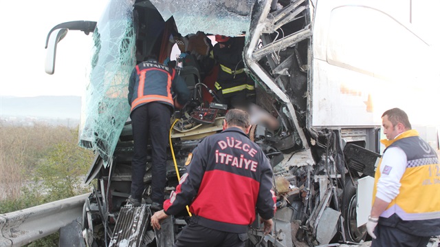 Düzce'deki kazada 1 kişi öldü 10 kişi yaralandı. 