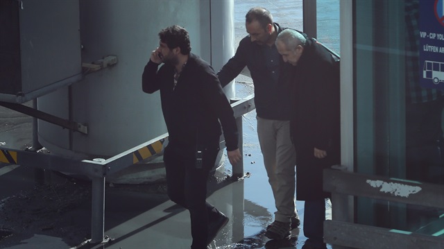 Cumhuriyet gazetesi İcra Kurulu Başkanı Akın Atalay, Atatürk Havalimanında gözaltına alındı. 