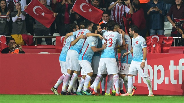 Türkiye, Kosova'yı Burak Yılmaz ve Volkan Şen'in golleriyle 2-0 mağlup etti.