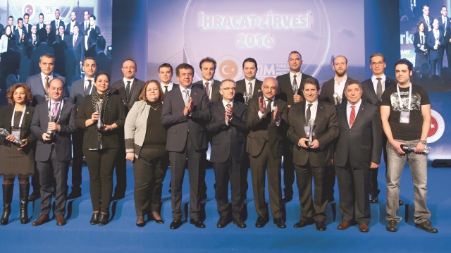 Zirvede “İhracatın Gizli Şampiyonları” ödül töreniyle 
13 kategoride ihracat gerçekleştiren firmalar ödüllendirildi. 