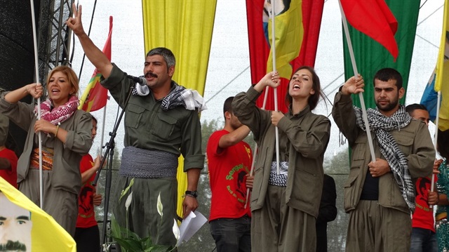 Terör örgütü PKK yandaşları Almanya'da sık sık mitingler düzenliyor.