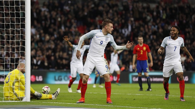 İngiltere ve İspanya hazırlık maçında 2-2 berabere kaldı. Mücadelede Vardy'nin attığı gol ve sevinci gecenin en  dikkat çeken anları oldu. 