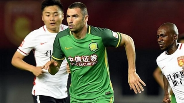 31 yaşındaki Burak Yılmaz bu sezon Beijing Guoan formasıyla çıktığı 17 maçta 11 gol atarken 1 de asist yaptı.