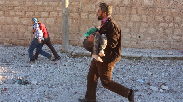 Rusya ve Esed rejimi, Suriye'nin Halep kentinde sivil yerleşim yerlerini bombalamaya devam ediyor.
